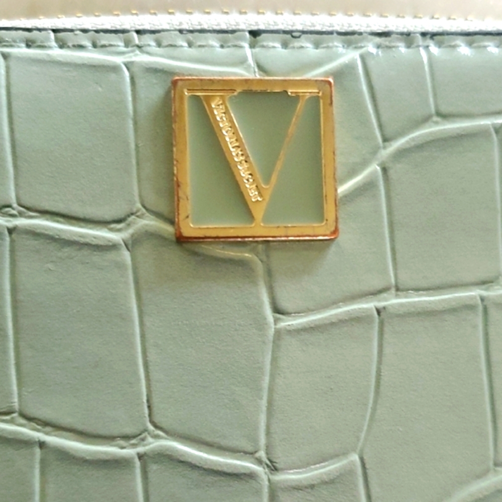 Victoria's Secret Mint Green Crocodile Textured Wallet - Picture 3 of 8